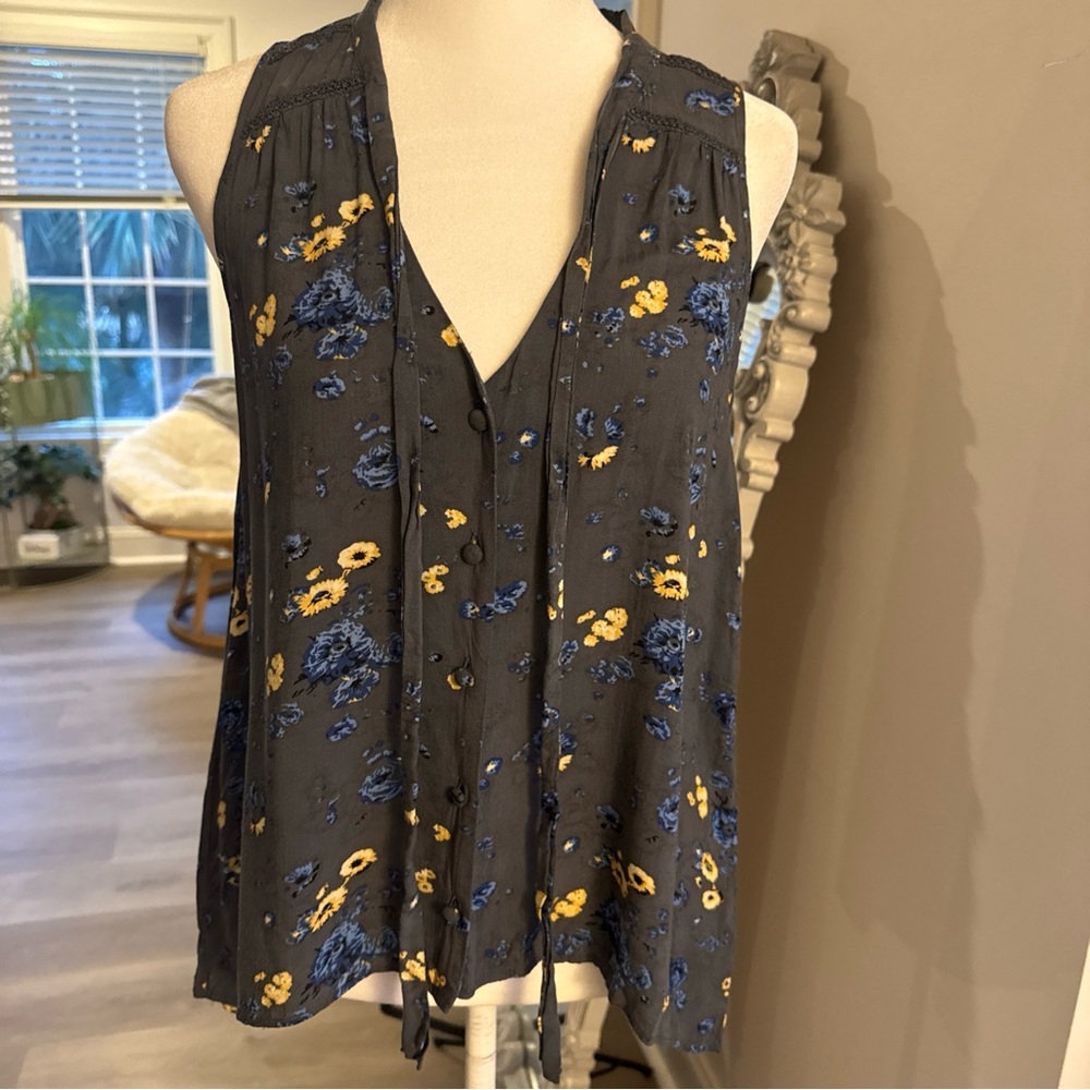 Free People High Low Floral Vneck Tie Tank Top Womans XS Black White Floral